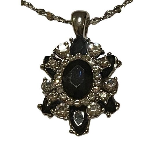 NWT Charter Club Crystal & Stone Cluster Pendant Necklace - Picture 1 of 5